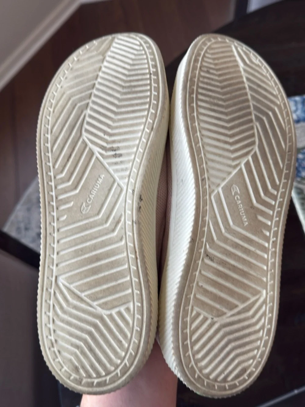 Cariuma Vegan Slip-On Sneakers – Pale Pink – Size 9 - Picture 4 of 6